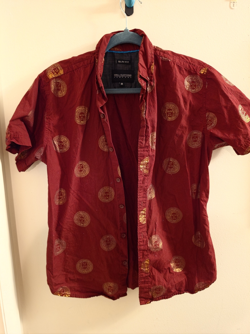 Drill Clothing Company Men's Shirt  with Gold Medallion Print Size M